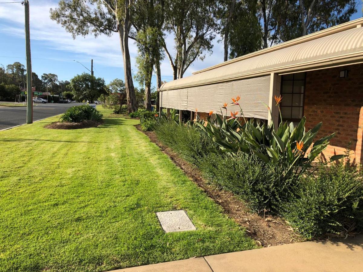 Settlement Motor Inn Deniliquin Exterior photo