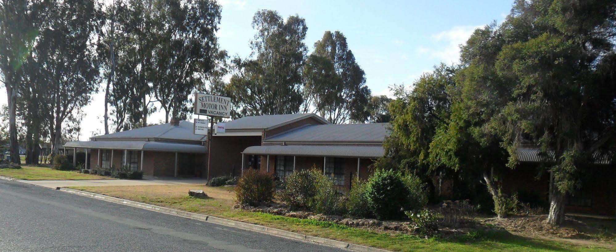 Settlement Motor Inn Deniliquin Exterior photo