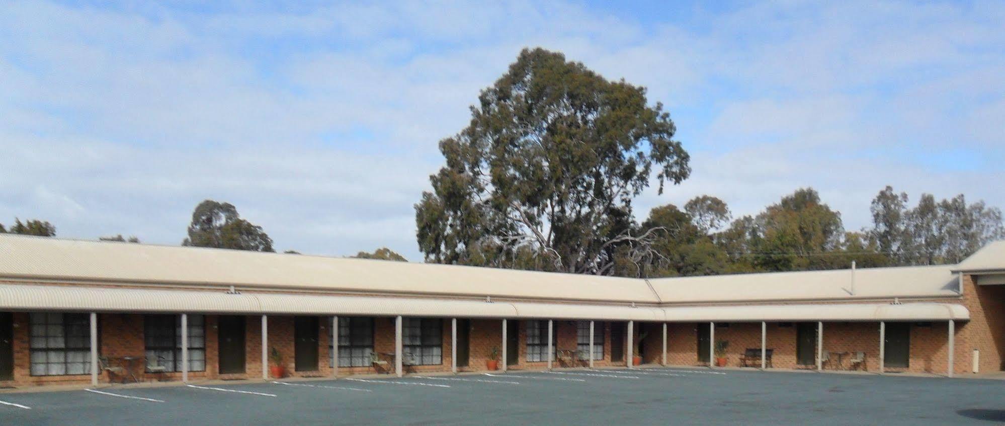 Settlement Motor Inn Deniliquin Exterior photo