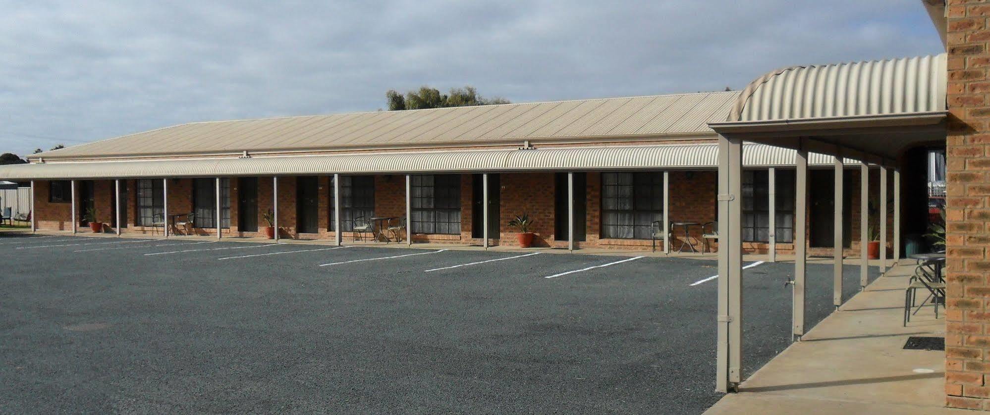 Settlement Motor Inn Deniliquin Exterior photo